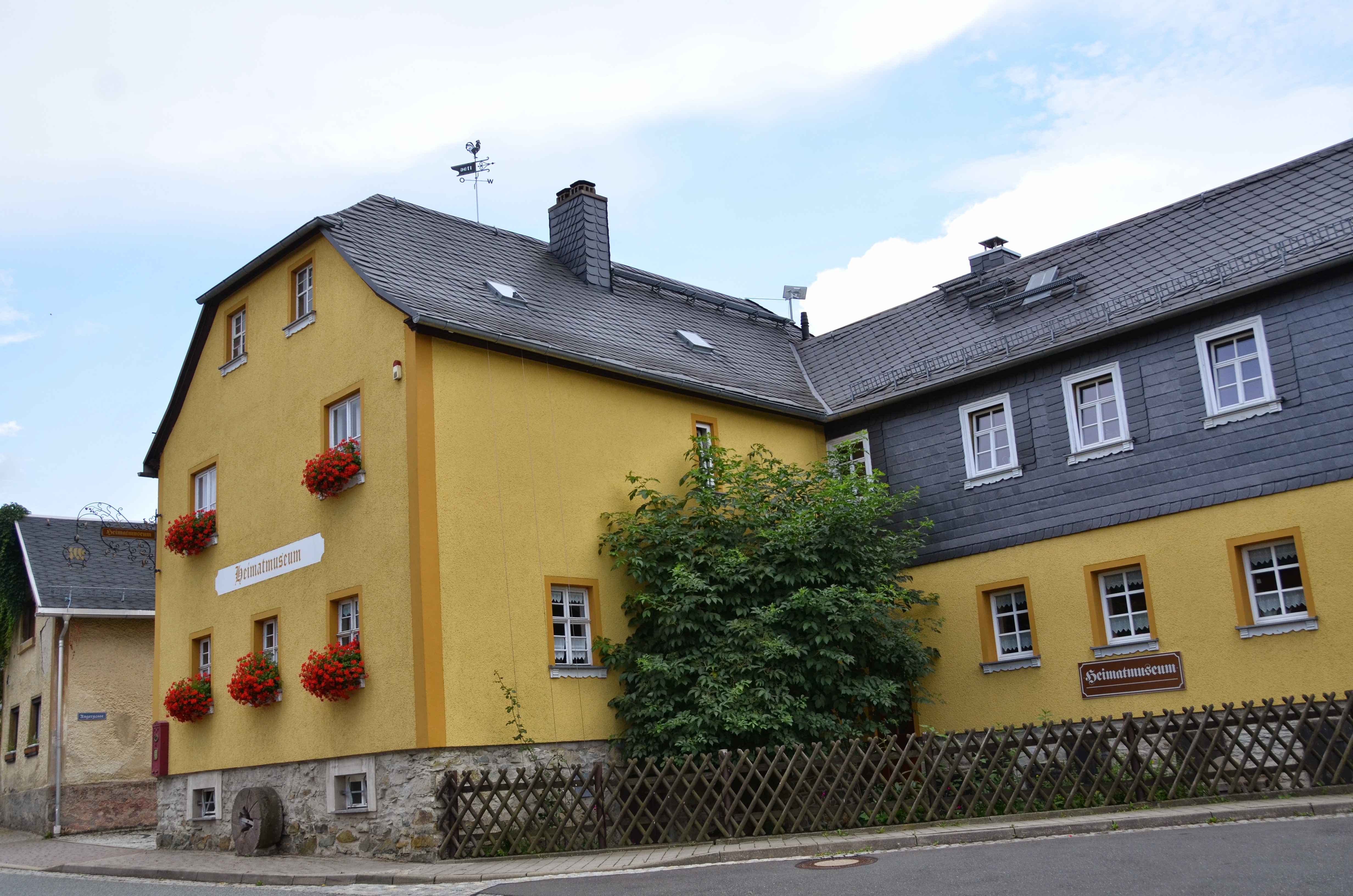 Naturschieferdach und -fassade, Heimatmuseum, Harra, Saale-Orla-Kreis