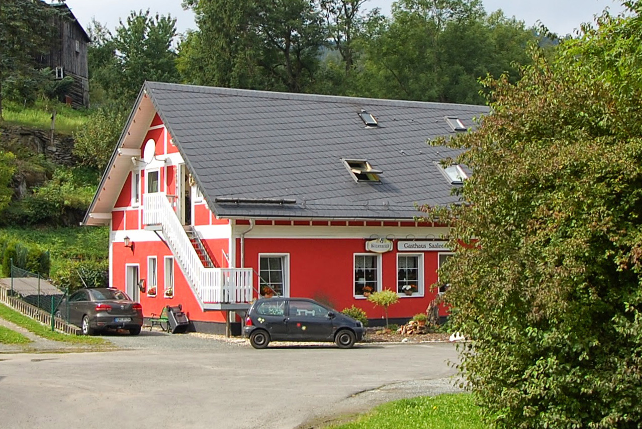 Eternit-Kunstschieferdach, Gasthaus Saaleblick, Harra, Saale-Orla-Kreis